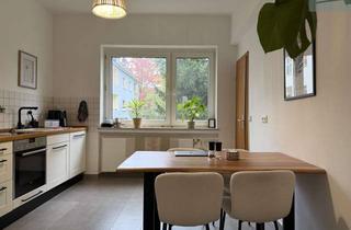 Wohnung kaufen in 45130 Rüttenscheid, Sanierte zentrale, helle u. ruhige Altbauwohnung ca. 65 m² im 1.OG mit Balkon