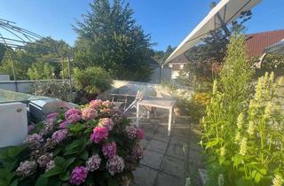 Wohnung kaufen in 76532 Weststadt, Helle 2-Zimmer-Wohnung mit Balkon und 40qm Dachterrasse, 2 TG-Plätze in ruhiger doch zentraler Lage!