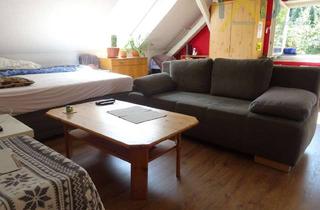 Wohnung kaufen in 92224 Luitpoldhöhe, Handwerkerobjekt: 2,5-Zimmer-Dachgeschosswohnung mit Garten in Amberg