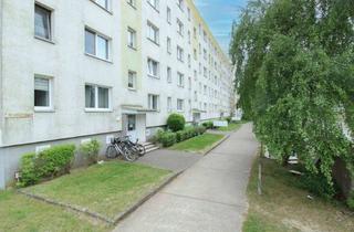 Wohnung kaufen in 19370 Parchim, Zuverlässige Kapitalanlage: Vermietete 4-Zi-Wohnung mit Balkon und Keller in Parchim
