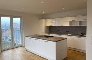 Penthouse mieten in Pfaffstraße 21, 67655 Innenstadt, Neuwertige Penthouse-Wohnung mit Einbauküche, Balkon und Terrasse : 3 Zimmer in Kaiserslautern