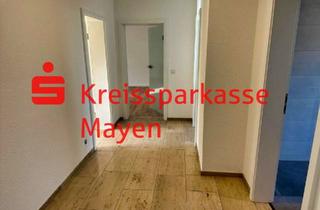 Wohnung mieten in 56753 Mertloch, Stilvolle 4-Zimmer-Mietwohnung mit Balkon und Garage – frisch modernisiert