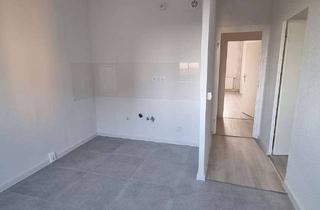 Wohnung mieten in Fröbelstraße, 39606 Osterburg, Ihr neuer Lebensmittelpunkt: Frisch renovierte 4-Zimmer-Wohnung mit Balkon