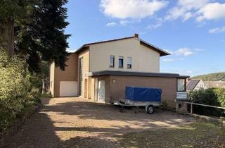 Haus kaufen in 32602 Vlotho, Großzügiges Zweifamilienhaus mit Potenzial in ruhiger Lage