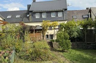 Haus kaufen in 54531 Manderscheid, Großzügiges, teilrenoviertes Wohnhaus mit FeWo in Manderscheid