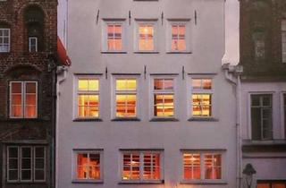 Mehrfamilienhaus kaufen in Glockengießerstraße 24, 23552 Innenstadt, Hochwertig saniertes, historisches Mehrfamilienhaus in Lübeck Innenstadt mit 13 Zimmern