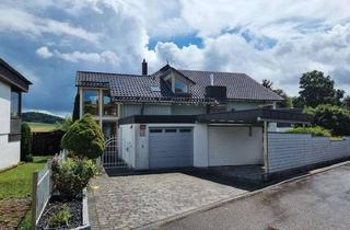 Haus kaufen in Am Wiesenbach 10, 74564 Crailsheim, Zweifamilienhaus mit geräumiger Einliegerwohnung in gehobener Crailsheimer Randlage zum Verkauf