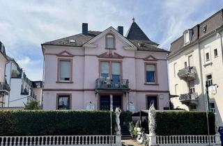 Mehrfamilienhaus kaufen in Frankfurter Straße 32, 61231 Bad Nauheim, Mehrfamilienhaus La Perla, Hauptgebäude und Hinterhaus mit Gastronomie und 5 Wohneinheiten