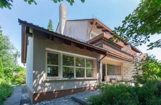 Doppelhaushälfte kaufen in 82178 Puchheim, FBC - Verträumte Doppelhaushälfte mit Kaminzimmer u. 2 Garagen