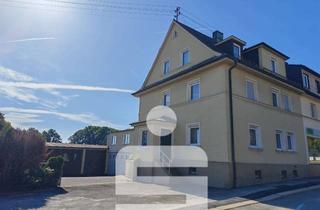 Einfamilienhaus kaufen in 95233 Helmbrechts, Helmbrechts - Einfamilienhaus mit großer Halle und 9 Garagen