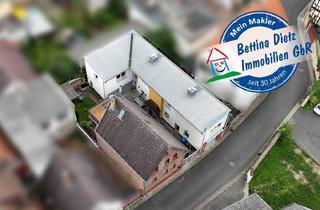 Haus kaufen in 64850 Schaafheim, Schaafheim - DIETZ: 3 Wohnungen in 2 Häusern inklusive 3 Garagen, Innenhof und Garten Schaafheim