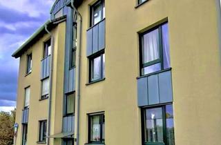 Wohnung kaufen in 46049 Lirich-Süd, Lichtdurchflutete Dachgeschosswohung mit Balkon und Garage