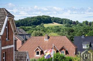 Wohnung kaufen in 23714 Malente, Raum für Ideen – 3 Zimmer mit Altbaucharme warten auf frischen Wind!