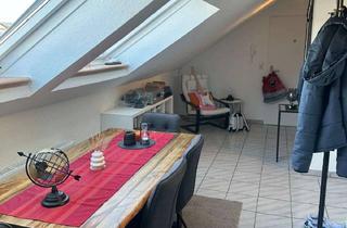 Wohnung kaufen in Spessartweg, 64546 Mörfelden-Walldorf, Stilvolle, modernisierte 3-Raum-DG-Wohnung mit gehobener Innenausstattung in Mörfelden-Walldorf