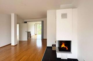 Wohnung kaufen in Karl- Fischer- Weg, 12169 Steglitz, Flexibel Nutzbar: Ehemalige Maisonette, aktuell zwei Einheiten mit Kamin und Balkon