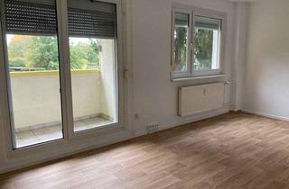 Wohnung mieten in Heinz-Steyer-Ring, 06849 Süd, 3 Zimmer im Erdgeschoß mit Dusche und Balkon!