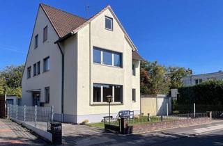 Haus kaufen in 53842 Troisdorf, Handwerkertraum: Zweifamilienhaus zum Verwirklichen Ihrer Wohnideen