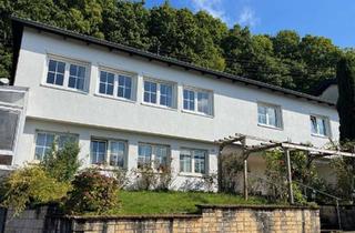 Haus kaufen in 66571 Eppelborn, DIRMINGEN: Großzügiger Bungalow mit ELW und Photovoltaikanlage in idyllischer Höhenlage!