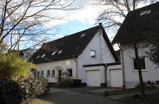 Haus mieten in Uhlrather Straße 18, 53721 Siegburg, Einfamilienhaus mit Garage und kleinem Bachlauf !