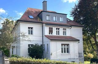 Wohnung kaufen in 36037 Fulda, Genug vom Einerlei? Hier wartet Ihr Altbau-Juwel: 4 Zimmer, 2 Balkone, Garage & Schlossparkblick