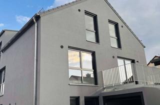 Wohnung mieten in 94315 Eglsee, Neuwertige 3-Raum-Wohnung mit Balkon in Straubing