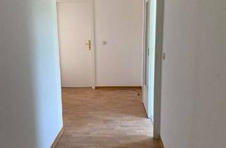 Wohnung mieten in Niedermarkt 13, 04736 Waldheim, Großzügige 3-Raum-Wohnung mit Balkon