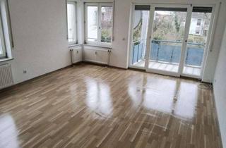 Wohnung mieten in 71272 Renningen, Helle, modern renovierte 3,5 Zimmer Wohnung mit Balkon in ruhiger Südostlage 1.OG