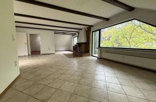 Wohnung mieten in 59759 Arnsberg, Sanierte Wohnung mit drei Zimmern und Balkon in Arnsberg