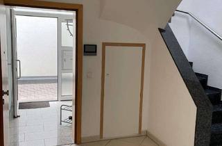 Haus mieten in 71254 Ditzingen, Großzügiges Haus mit ELW, 8 Zimmern in Ditzingen-Hirschlanden