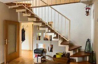 Wohnung kaufen in 59073 Hamm, Charmante Maisonette-Dachgeschosswohnung mit 5 Zimmern und eigenem Garten in Hamm-Heessen