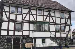 Haus kaufen in 34582 Borken, Borken (Hessen) - die Hälfte eines Zweifamilienhaus - zum Preis von 1 Wohnung !