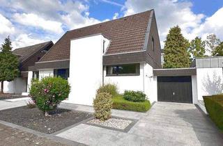 Einfamilienhaus kaufen in 41352 Korschenbroich, Korschenbroich - Architektenhaus der 70er Jahre mit Traumgrundstück in top Lage von Herrenshoff!