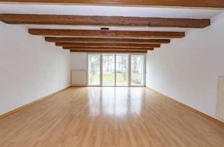 Haus kaufen in 21745 Hemmoor, Hemmoor - 4-Generationenhaus - Fachwerkcharme und Raum für alle: Vier Wohneinheiten und ein großes Grundstück für harmonisches Mehrgenerationenwohnen!
