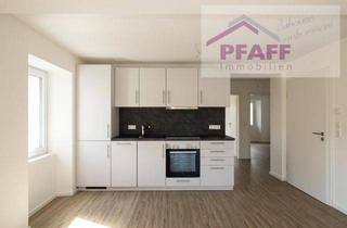 Wohnung kaufen in 78250 Tengen, Zuhause ankommen im Herzen von Tengen! Barrierefreie 2,5 Zimmer-Neubauwohnung mit Altbau-Charme