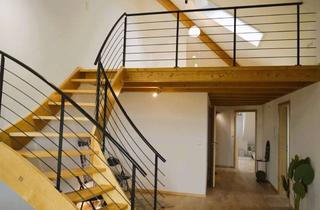 Wohnung kaufen in 73054 Eislingen/Fils, Imposante Galeriewohnung über den Dächern von Eislingen mit Panoramablick !