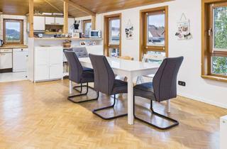 Wohnung kaufen in 73035 Göppingen, Charmante Dachgeschoss-Wohnung mit viel Platz und großem Balkon