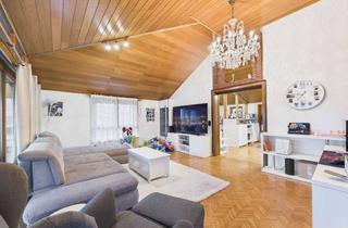 Wohnung kaufen in 73035 Göppingen, Charmante Dachgeschoss-Wohnung mit viel Platz und großem Balkon