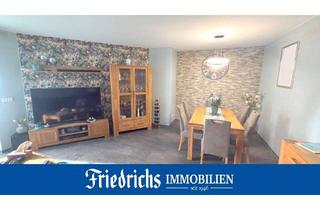 Wohnung kaufen in 26919 Brake, Charmante, modernisierte 2-Zimmer-Wohnung im I. Obergeschoss mit Balkon und Tiefgaragenstellplatz