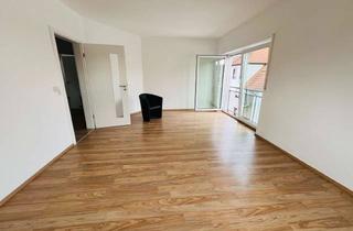 Wohnung mieten in 63762 Großostheim, *Seit 1992 IMMO-ZAHN* 01. Nov. FREI ! NUR für SINGLE ! Sonnigs DACHSTUDIO mit Einbauküche & KfZ-STP