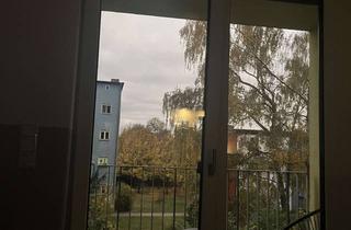 Wohnung mieten in Hauptstraße 81, 10317 Lichtenberg, Untermiete für November und/oder Dezember: Möbilierte Einzimmerwohnung mit EBK und Balkon