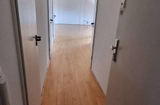 Wohnung mieten in Industriestr. 48, 40878 Ratingen, Ratingen: Tolle Dachgeschosswohnung mit großem Wohnraum und Parkettboden