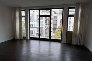 Wohnung mieten in Niederwallstraße 34, 10117 Mitte, Exklusive 2-Zimmer Dachgeschosswohnung in Berlin-Mitte mit Balkon