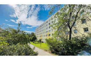 Sozialwohnungen mieten in Arnold-Zweig-Straße, 06126 Westliche Neustadt, Traumhafte 3-Zimmerwohnung mit Sonnenbalkon - WBS-Schein erforderlich