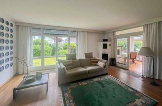 Haus kaufen in 84489 Burghausen, Großzügiges Familiendomizil mit Potenzial für zwei Wohneinheiten und herrlichem Garten