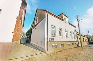 Haus kaufen in 06844 Waldersee, Zweifamilienhaus in Dessau-Waldersee - mit separaten Eingängen
