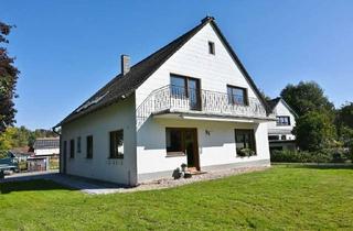 Haus kaufen in 54614 Schönecken, **Gepflegtes Zweifamilienhaus mit Doppelgarage in Schönecken in der Eifel**