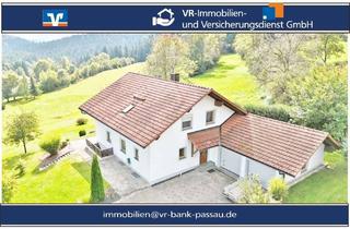 Haus kaufen in 94107 Untergriesbach, "Privilegiert leben in naturnaher Wohnlage" - Charmantes Familiendomizil mit großem Grundstück und f
