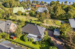 Haus kaufen in 24326 Dersau, Urlaubsflair: Moderner, heller Bungalow (Energiesparhaus) fußläufig zum Großen Plöner See - Kamin
