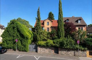 Villa kaufen in 63456 Hanau, Historische Stadtvilla mit Potenzial für Wohnen und Arbeiten auf uneinsehbarem Grundstück!