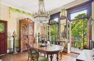 Villa kaufen in 63456 Hanau, Historische Stadtvilla mit Potenzial für Wohnen und Arbeiten auf uneinsehbarem Grundstück!